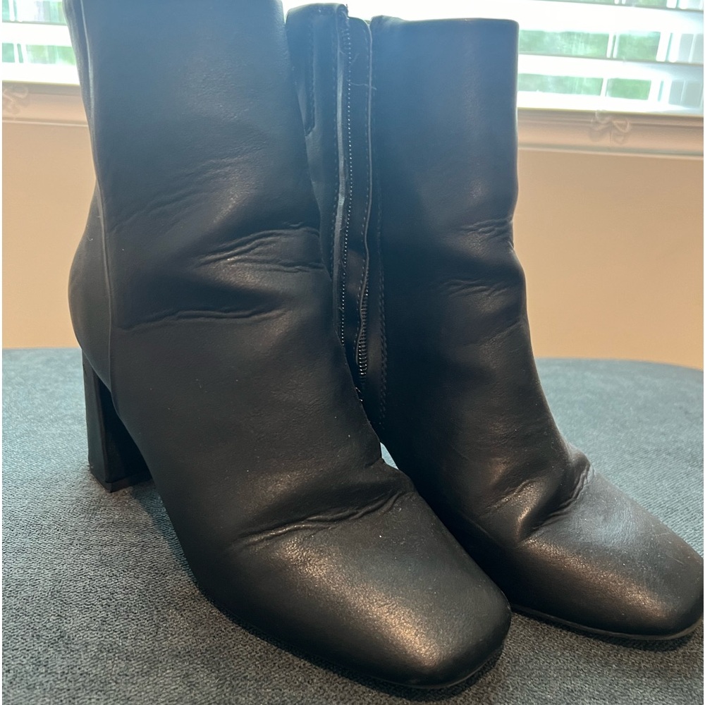 Black wedge heel